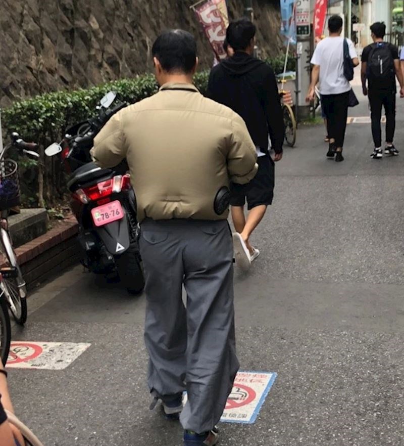 "Ovaj tip nosi jaknu koja može grijati ili hladiti - genijalno!"