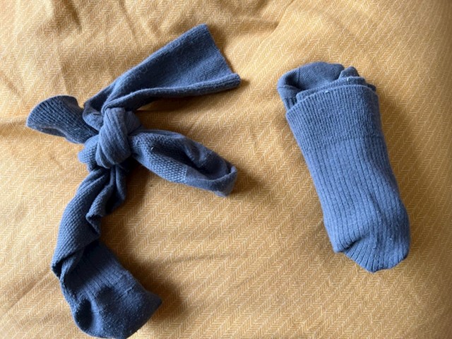 5. "Čarape s lijeva su primjer "složenih" čarapa kako ih slaže moj dečko, a primjer s desna je normalan primjer kako ih ja pospremam"