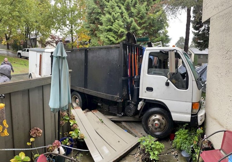 5. Odmarali su u dvorištu, a onda se dogodilo ovo: