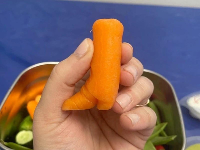 "Mrkva koja izgleda kao čizma"