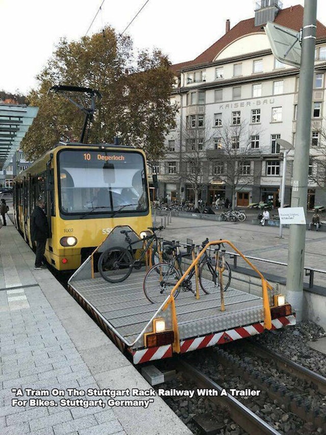 17. Tramvaj na kojem putnici mogu prevesti bicikle bez da ih unose u tramvaj i stvaraju gužvu
