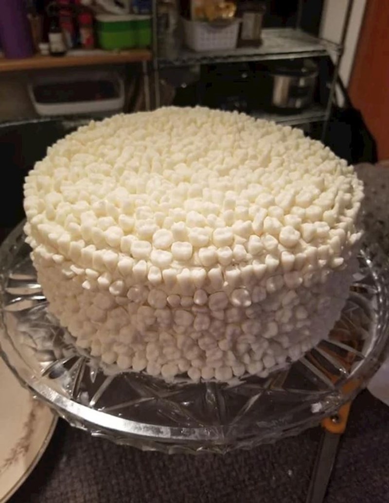 "Ne dijelim često fotke svojih radova, ali netko me zamolio da ovako dekoriram tortu"