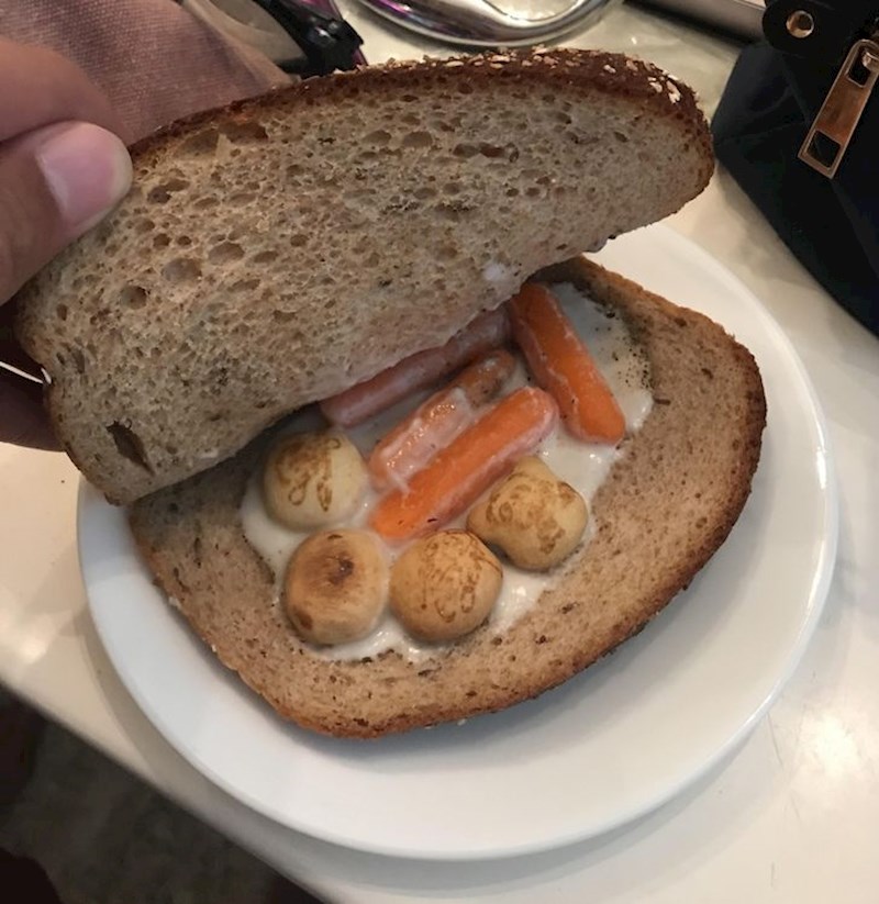 3. "Nećaci su mi odlučili napraviti najbolji sendvič, stavili su mrkvice, jogurt i čokoladne kekse. Mljac!"