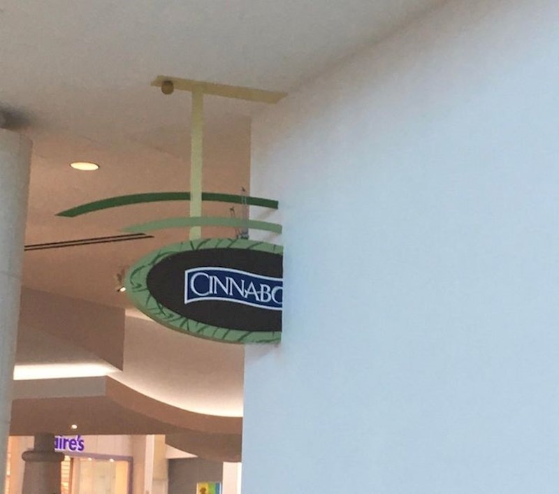 17. Iako je ovo ovako namjerno napravljeno, izgleda kao da je netko zazidao dio znaka