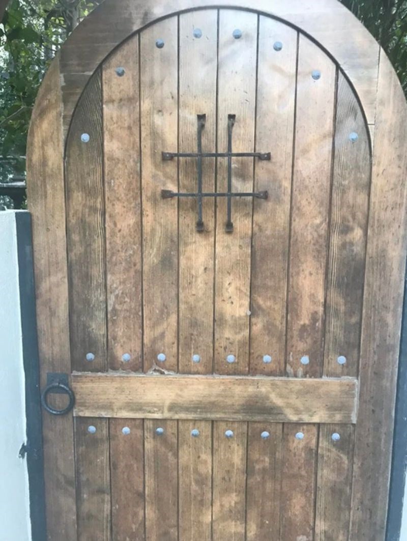 12. Zaboravili su na prozor...