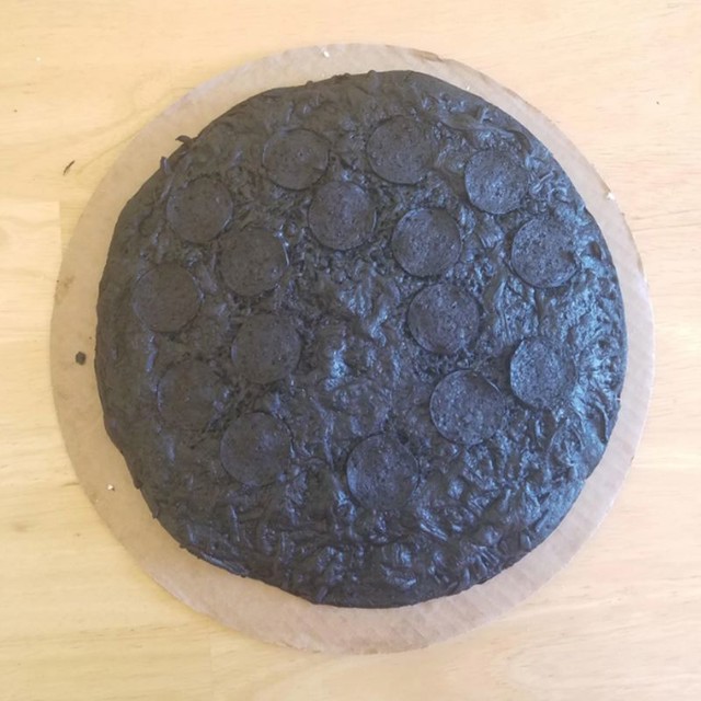 "Dečko je išao peći pizzu, zaboravio na nju i ostavio je u pećnici nekoliko sati..."