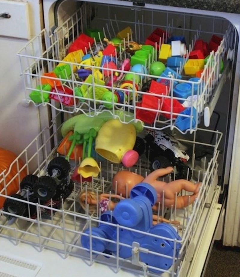 "Odlučili smo oprati sve njihove igrače i dodati malo octa za dezinfekciju. Preporučujem svima ovaj trik"