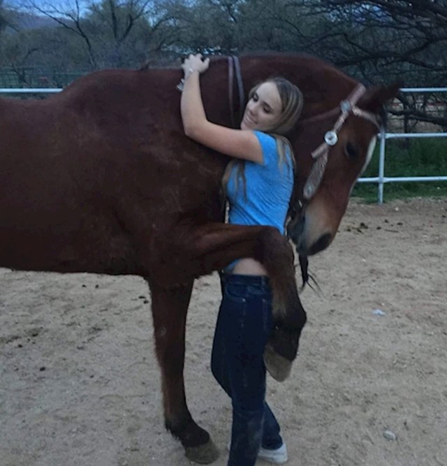 "Moja sestra i njezin konj se definitivno vole!"