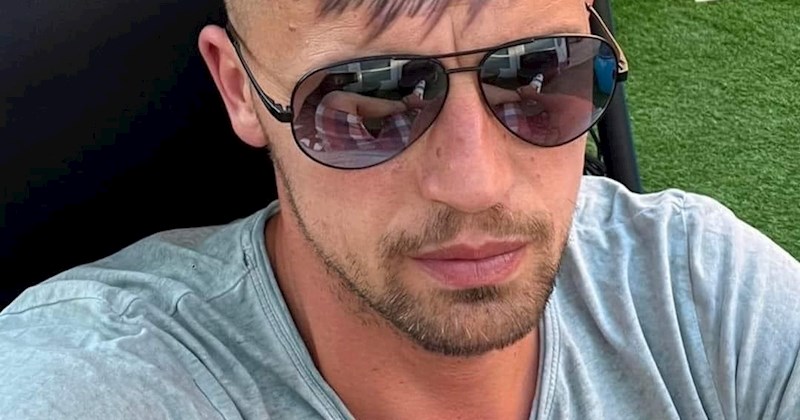 Fotka ovog muškarca hit je na Fejsu, a sve zbog njegove totalno neobične frizure. Morate vidjeti!