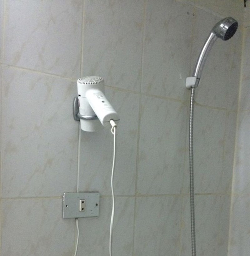 "Tuš i sušilo za kosu u mom hotelu..."