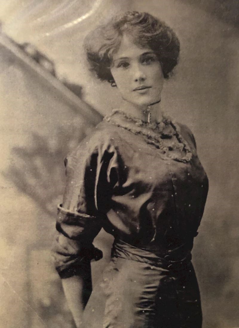 "Majka moje prabake bila je prava ljepotica."