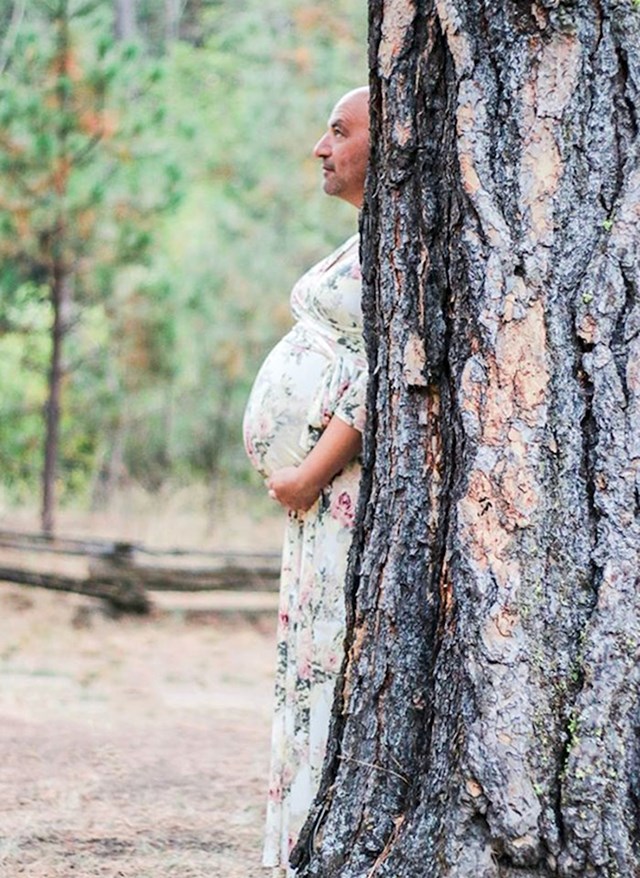 11. "Fotografirali smo se dok sam bila trudna i ovo je bila slika koju smo svima poslali"