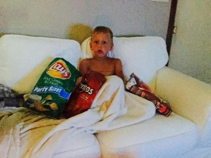 2. "Ulovila sam ga da gleda crtiće u tri ujutro. Malo je reći da me nije očekivao." 🤣