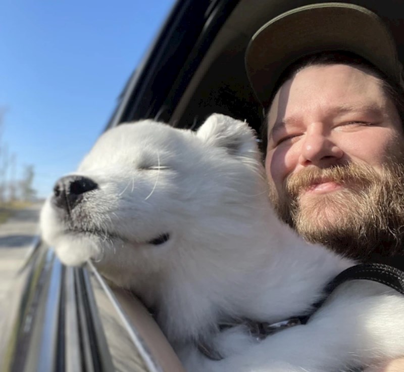 2. "Mislim da nema sumnje koji od nas više uživa u ovakvoj vožnji."