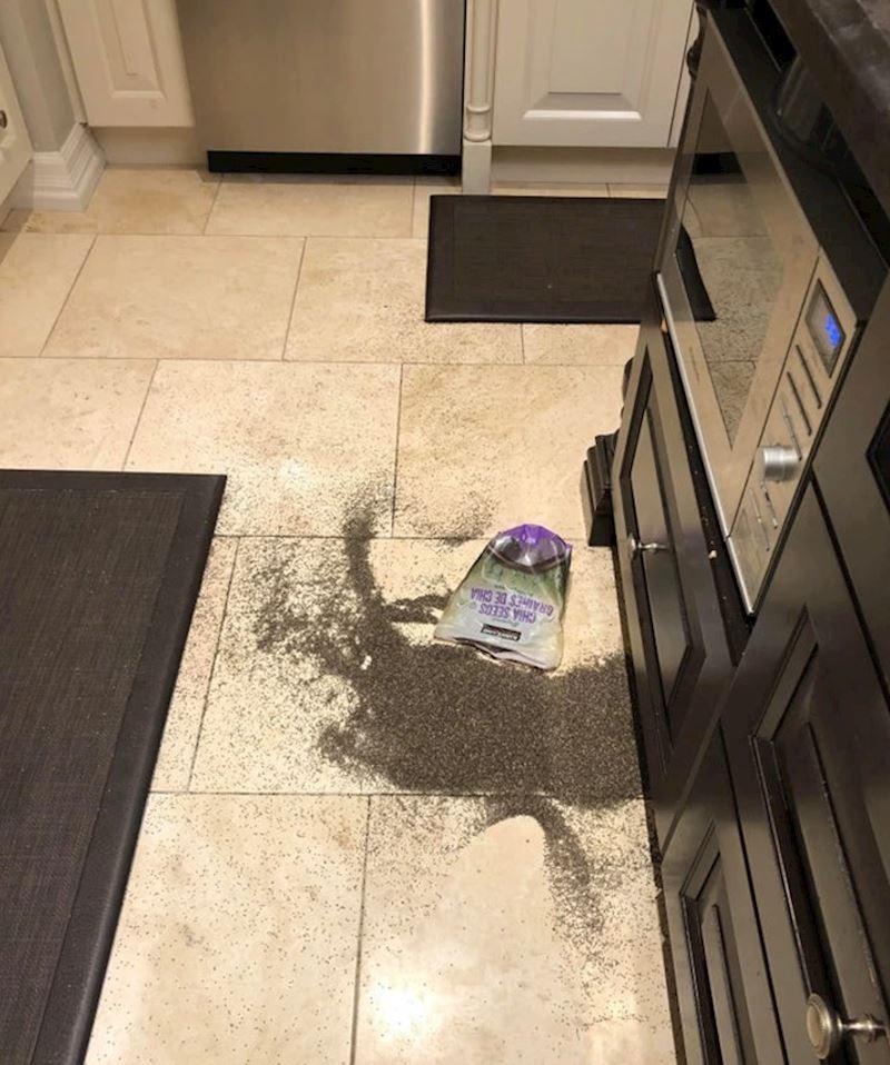 11. "Taman prije nego što se ovo dogodilo je mama završila s temeljitim čišćenjem kuhinje"