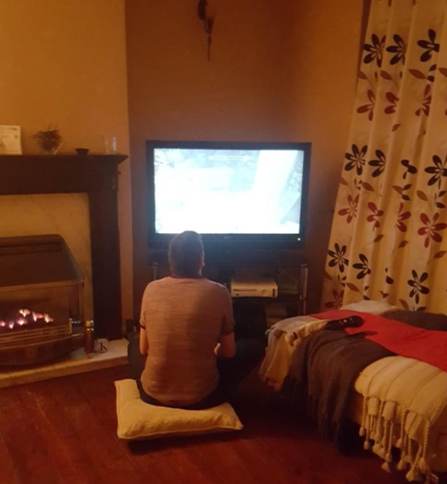 "Nedavno si je kupio Playstation 4. Ne prestaje ga igrati, ali što da drugo radi u mirovini nego uživa?"