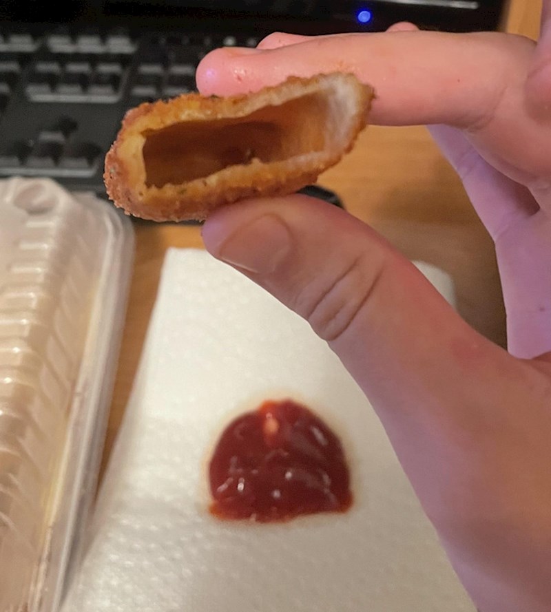 13. "Pohana mozzarella bez mozzarelle. Osjećam se prevareno"