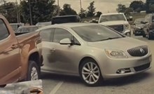 Snimka propalog pokušaja parkiranja je viralni hit, nasmijat ćete se kad vidite što je izveo vozač