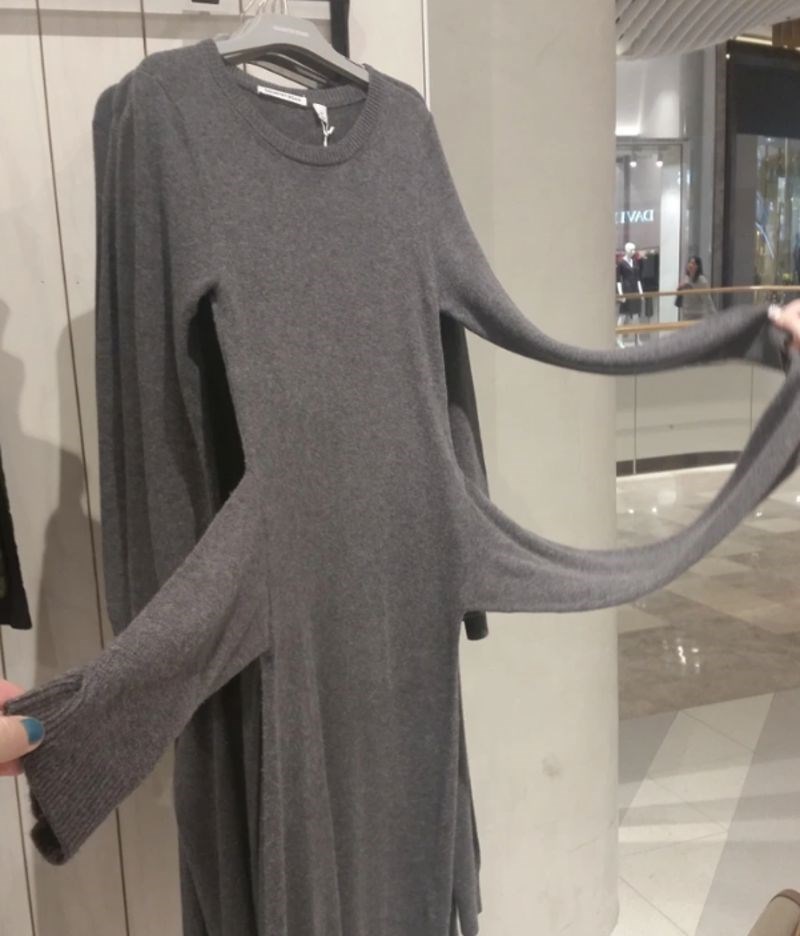 8. Haljina s četiri rukava