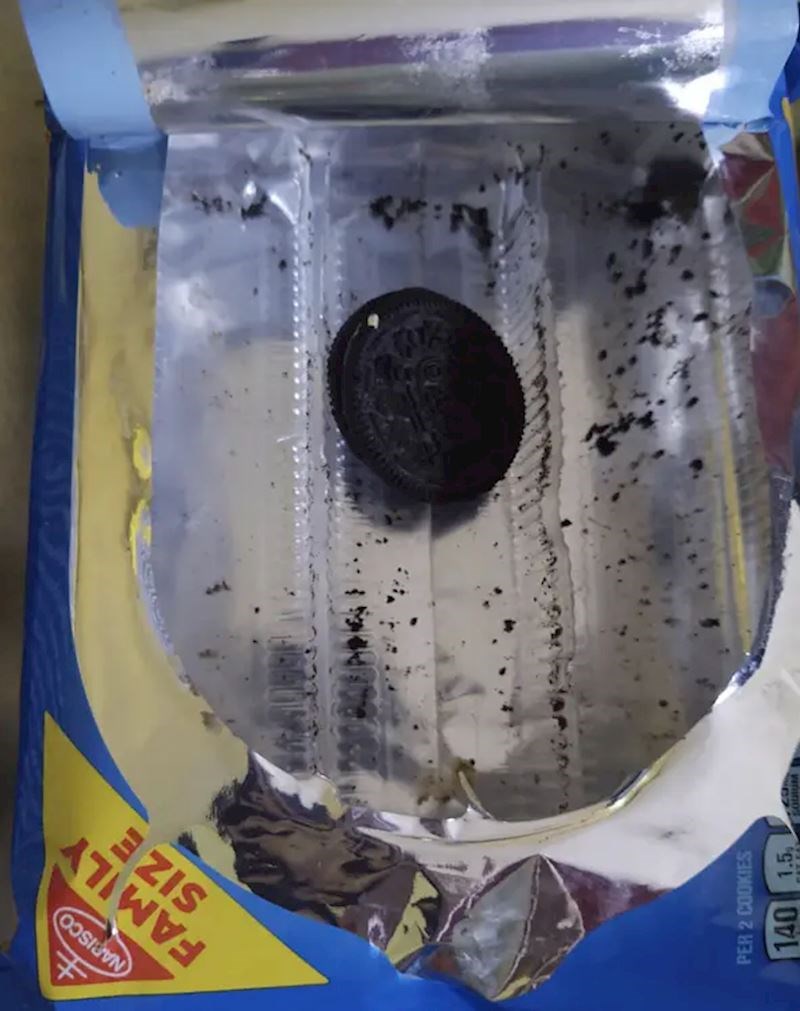 16. "Uvijek ostavi jedan keks ili komad čipsa samo da mi može reći "pa ostavio sam ti". Ponekad se stvarno zapitam..."