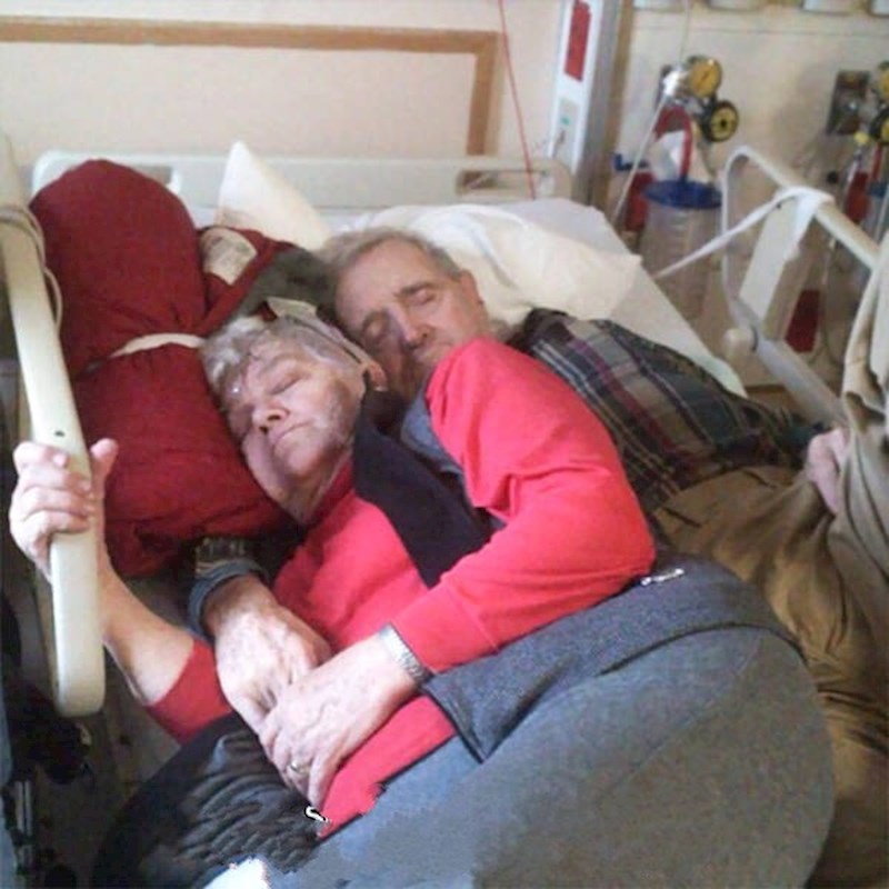 "Moj djed je bolestan i već je neko vrijeme u bolnici. Baka je ovdje gotovo svaki dan, a njezino prisustvo jako godi djedu"