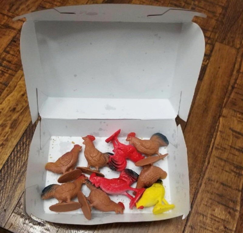 10. "Pojeo je nuggetse i sad u kutiju stavio ovo."