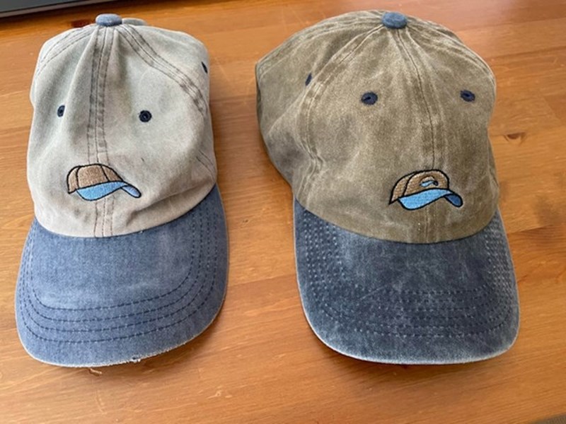 "Moja stara i moja nova kapa. Nisam vjerovao koliko je izblijedila dok nisam kupio novu..."