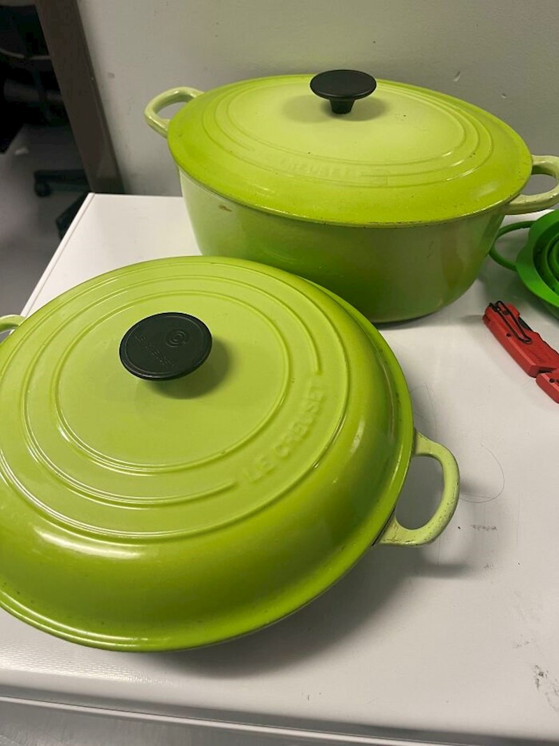 3. Netko je pokraj kontejnera ostavio ispravne lonce