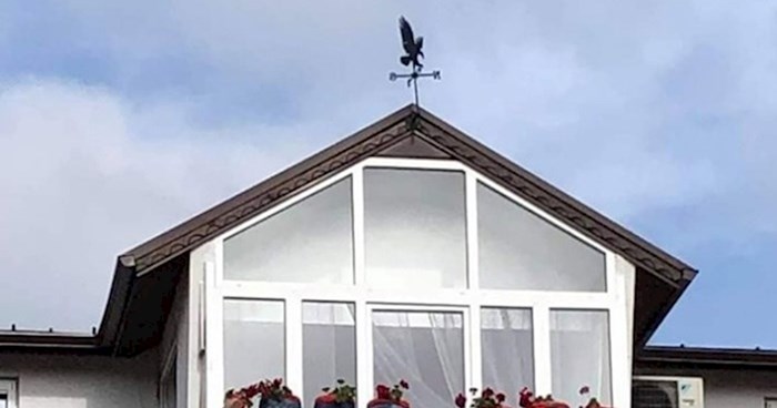 Fotka balkona ove kuće postala je viralni hit, a sve zbog ekstremno čudnih tegli za cvijeće
