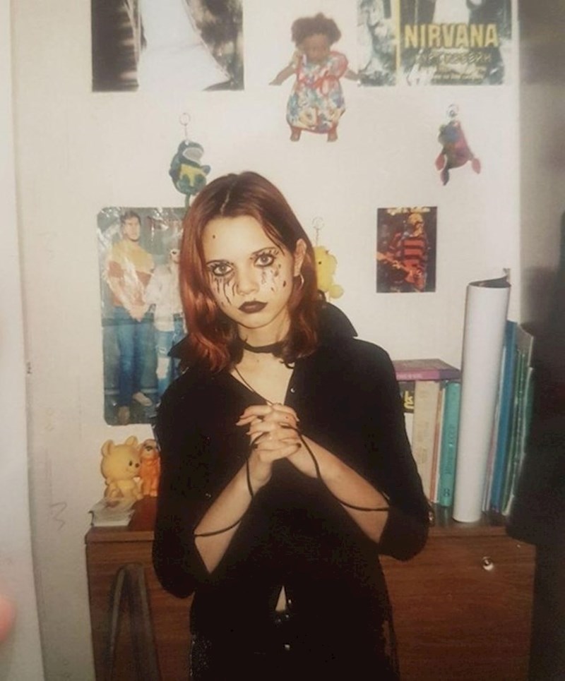 2. "Ovdje imam 14 godina. Natjerala sam mamu da me fotografira, izradila fotku i stavila ju u obiteljski album"