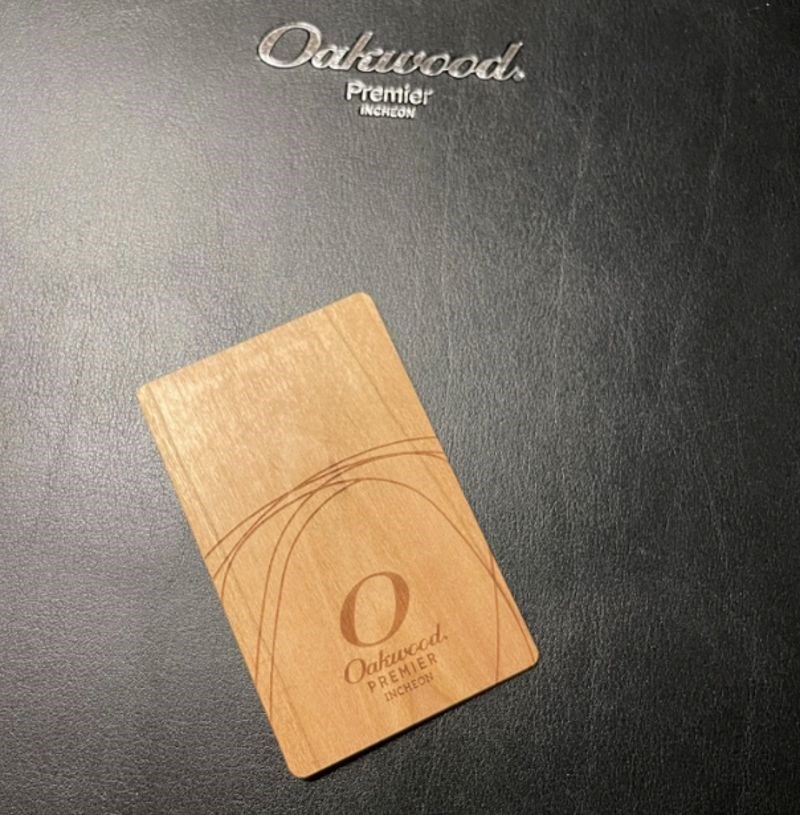 7. Jedan hotel je umjesto plastičnih kartica za sobu počeo koristiti drvene i napravljene od recikliranih materijala.