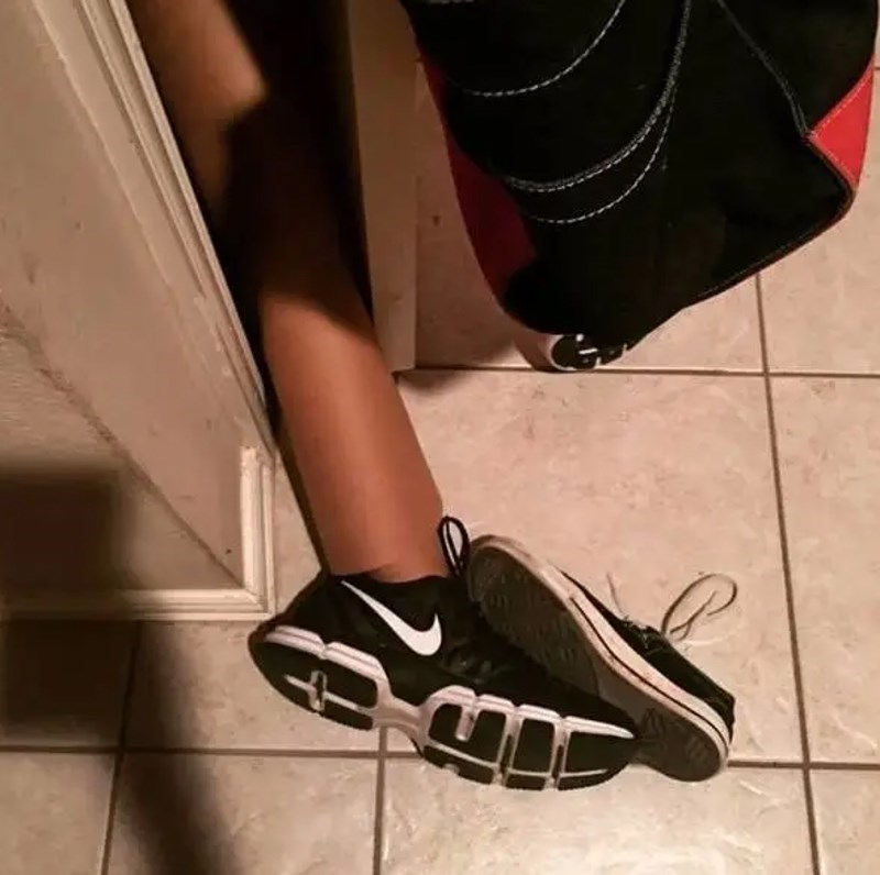 14. "Mislila sam da netko leži mrtav u mom ormaru, a to je samo papir..."