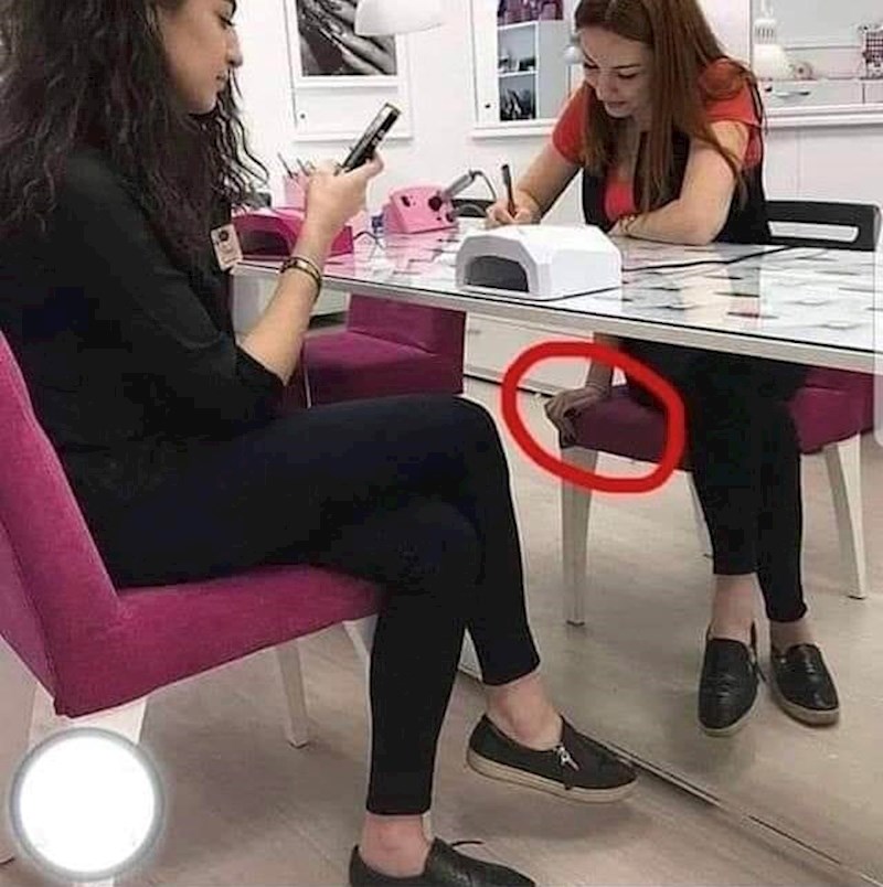 14. Jedna ruka viška 😃