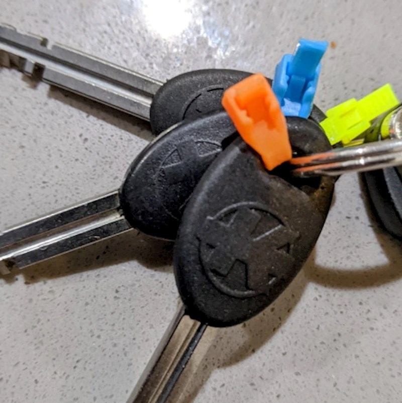 3. "Ako imate iste ključeve i trebate način za raspoznavanje, stavite različite oznake na svakog"