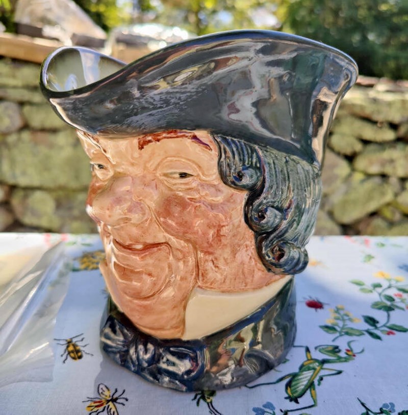 10. Ova šalica koja izgleda kao da se otapa od topline