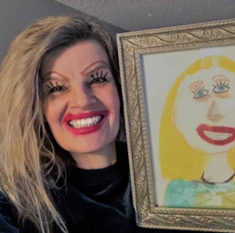 1. "Moje dijete je prije 10 godina nacrtalo ovaj moj "portret". Mislim da su predvidjeli kako ću izgledati u budućnosti."