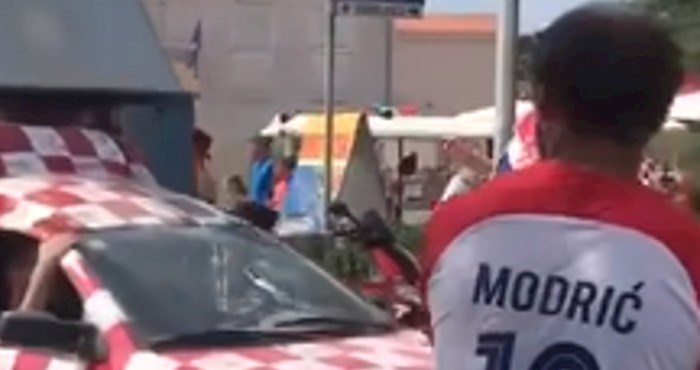Video hrvatskih navijača je hit na Fejsu, morate vidjeti kakav su spektakl pripremili za utakmicu
