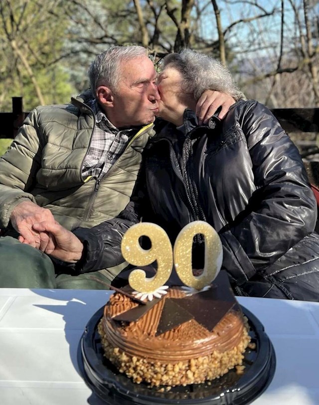 "Baka je nedavno proslavila 90. rođendan"