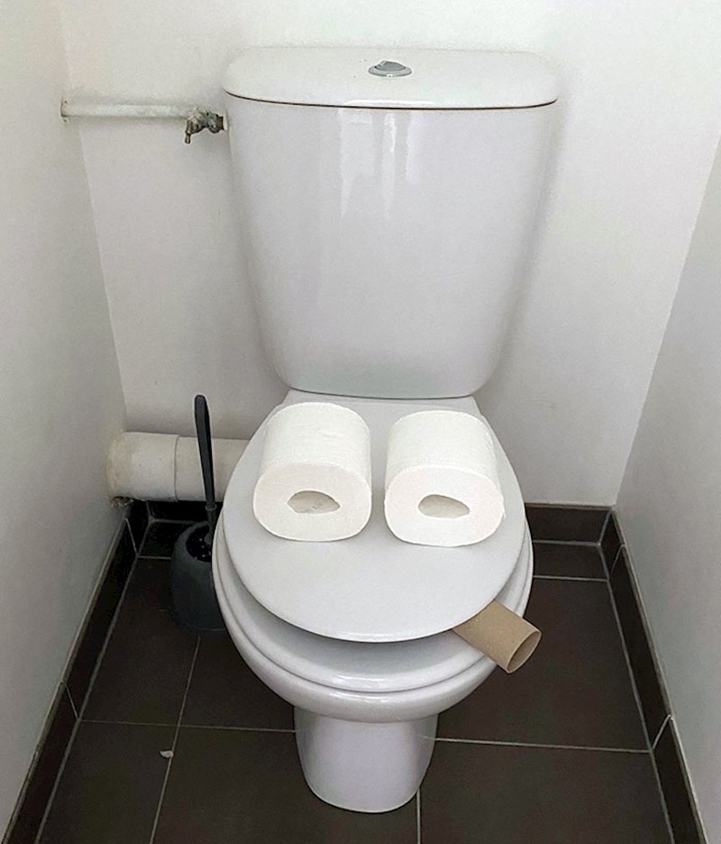 5. "Misli da je jako šaljiv"