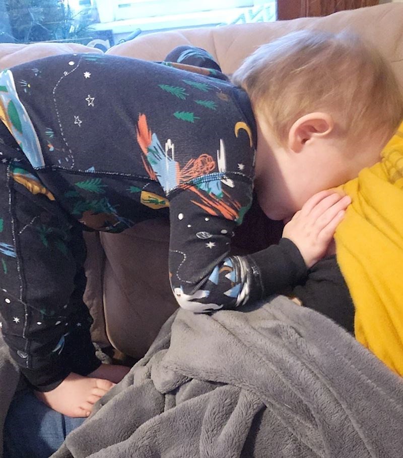 2. "Skriva se od mene..."