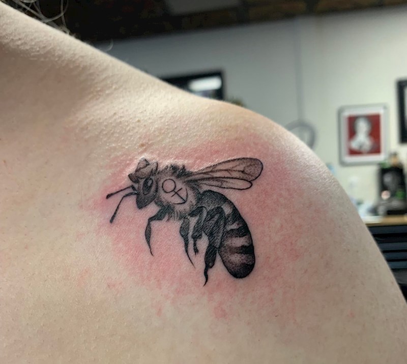 "Moj tata je bio član postrojbe Seabee, nakon što smo ga prošli tjedan izgubili odlučila sam napraviti ovu tetovažu"