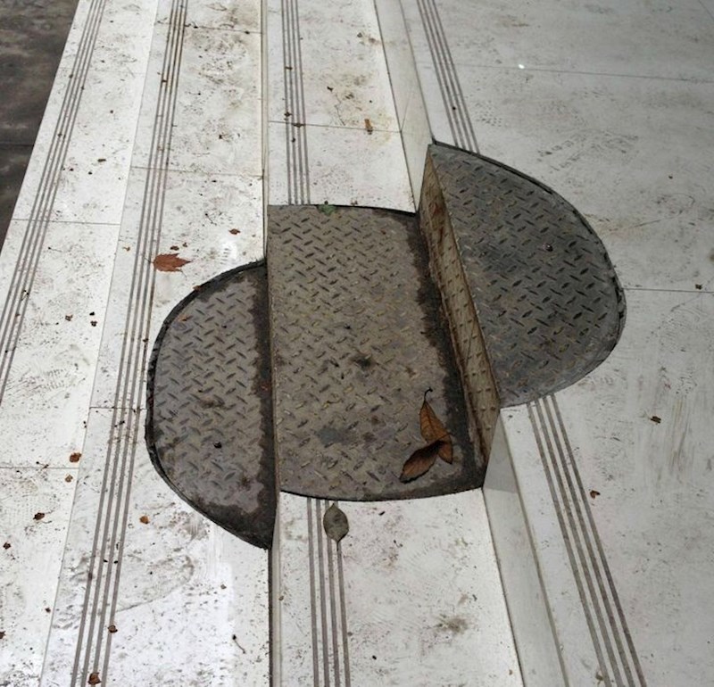 2. "Nisam mogao vjerovati kad sam ovo vidio. Ne izgleda mi kao da ima smisla, ali možda je to bio jedini način?"