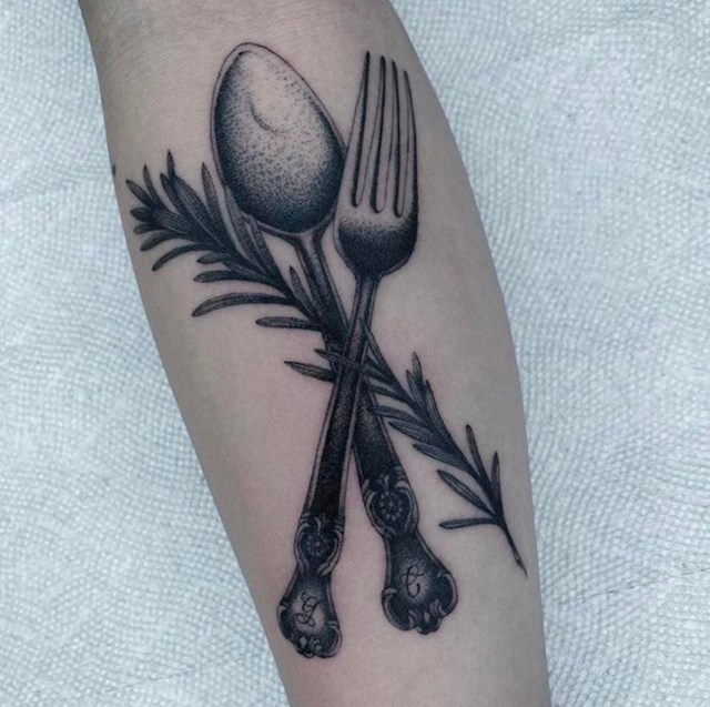 "Moja mama mi je bila najveći uzor i potpora da postanem kuharica, pa sam napravila tetovažu s kulinarskim motivima i njezinim inicijalima"
