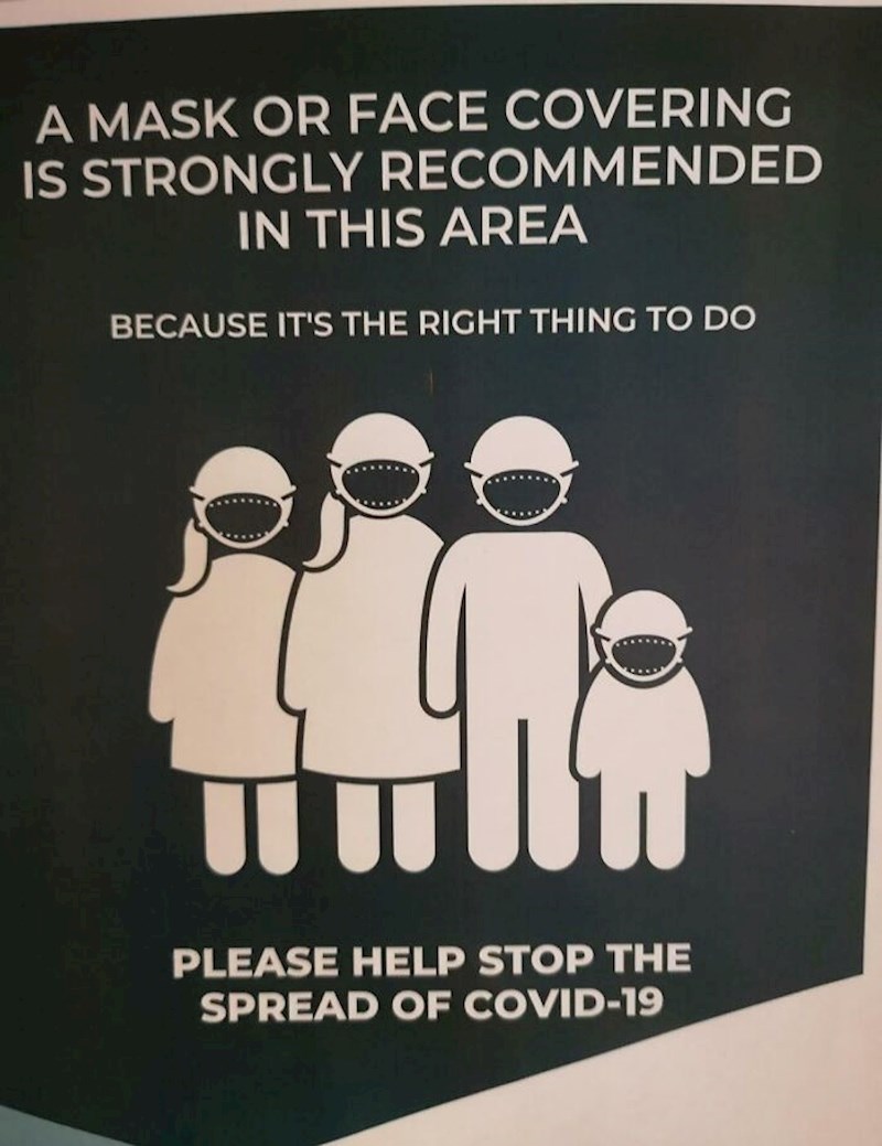 1. "Ne znam kako se vama čini, ali meni zbog ovih maski ljudi na plakatu izgledaju kao čudovišta"