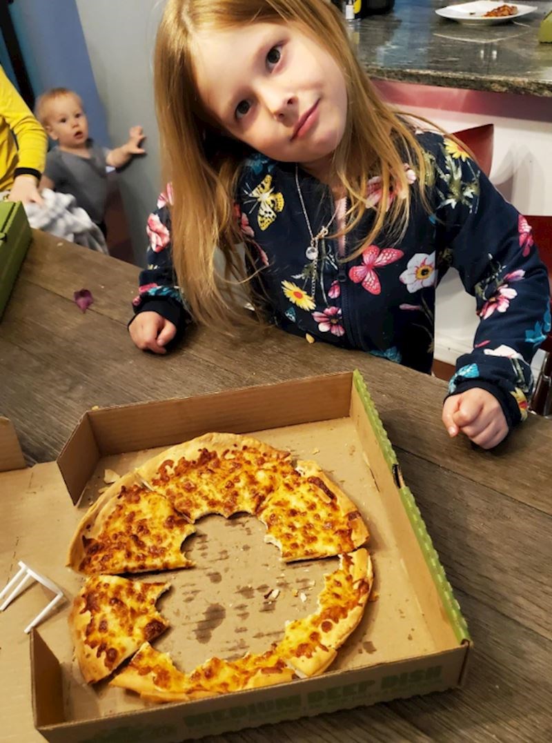 "Moji klinci očito vole samo sredinu pizze"