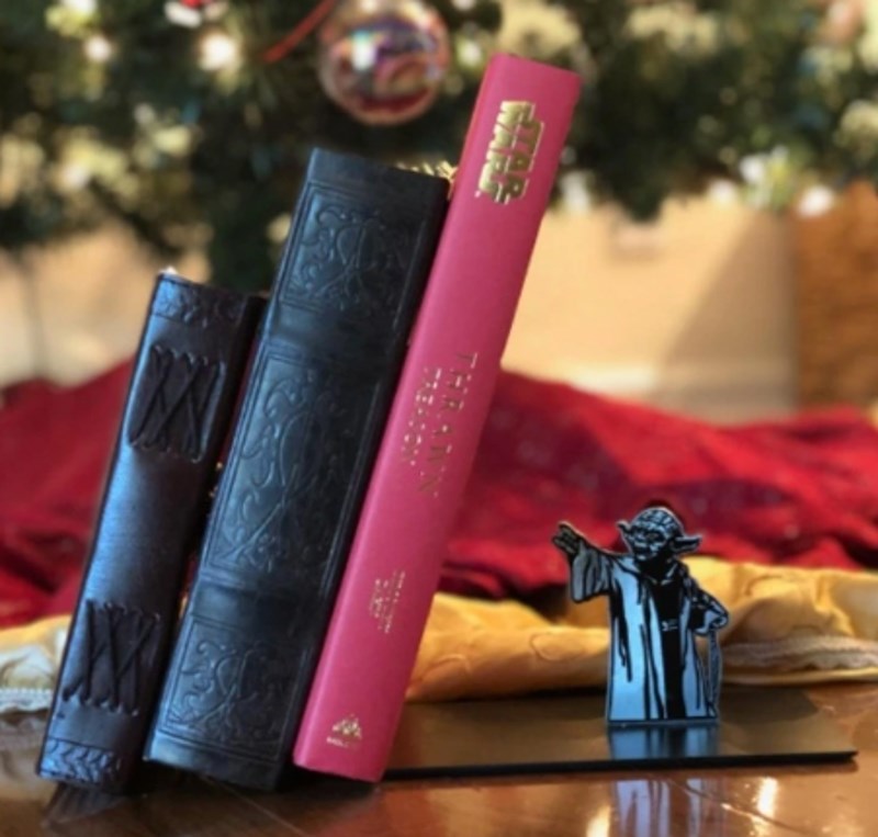 5. Prefora stalak za knjige.