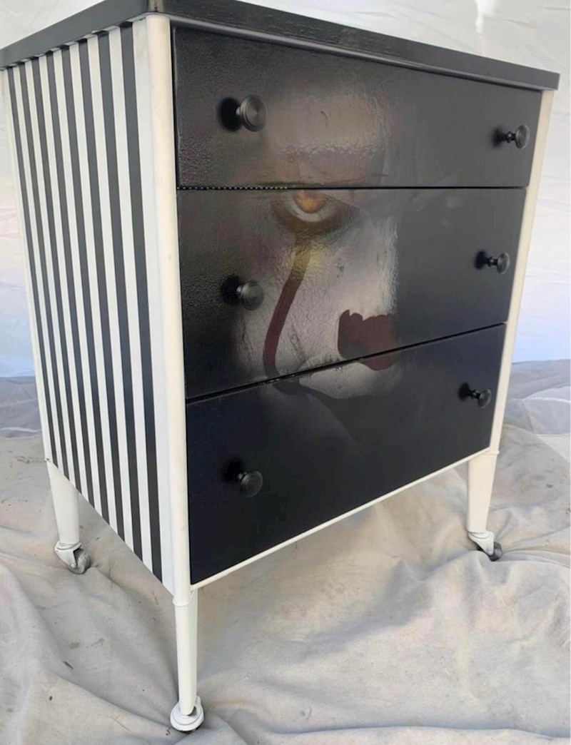 19. Za sve ljubitelje horora, evo ideje kako možete srediti namještaj