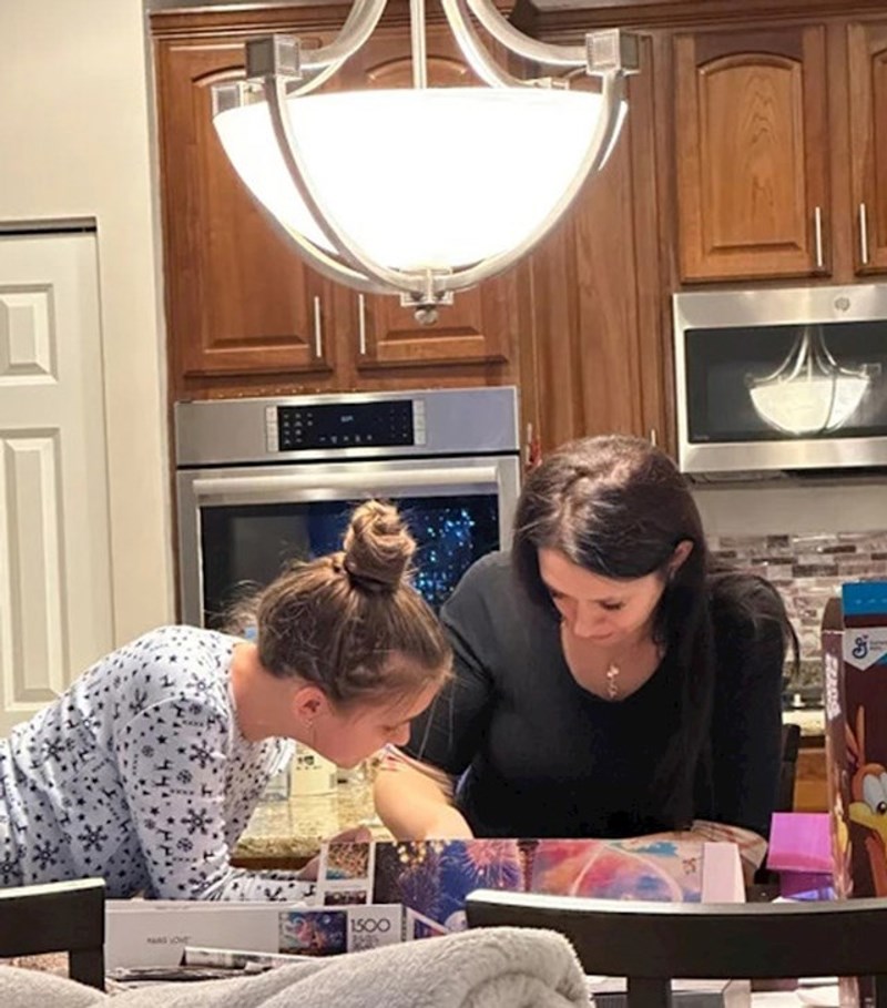 "Moja kćer i žena koje su prije 20 minuta rekle da su puzzle koje sam slagao jako dosadne..."