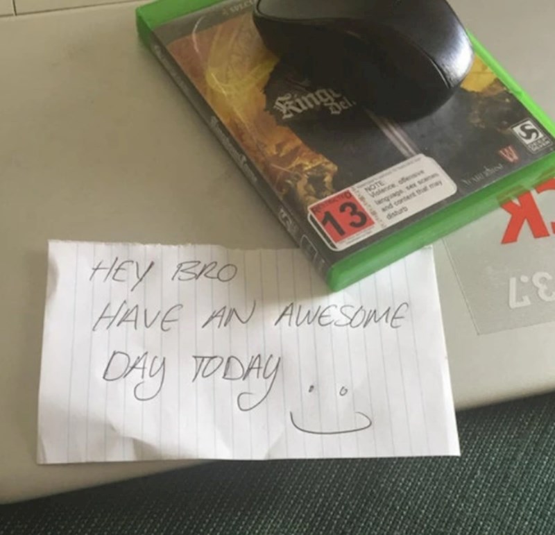 "Zadnjih mjeseci me jako muči depresija pa me cimer iznenadio ovim poklonom. Popravio mi je dan"