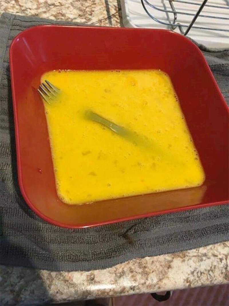 10. Rijetko kad kad pripremamo jaja se ovo ne dogodi.